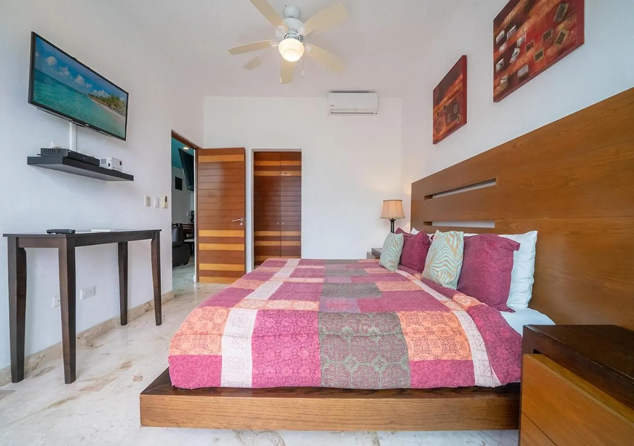 Beachfront Penthouse With 3 Bedrooms & Ocean View - Las Nubes Playa del Carmen 0*,  Mexico
