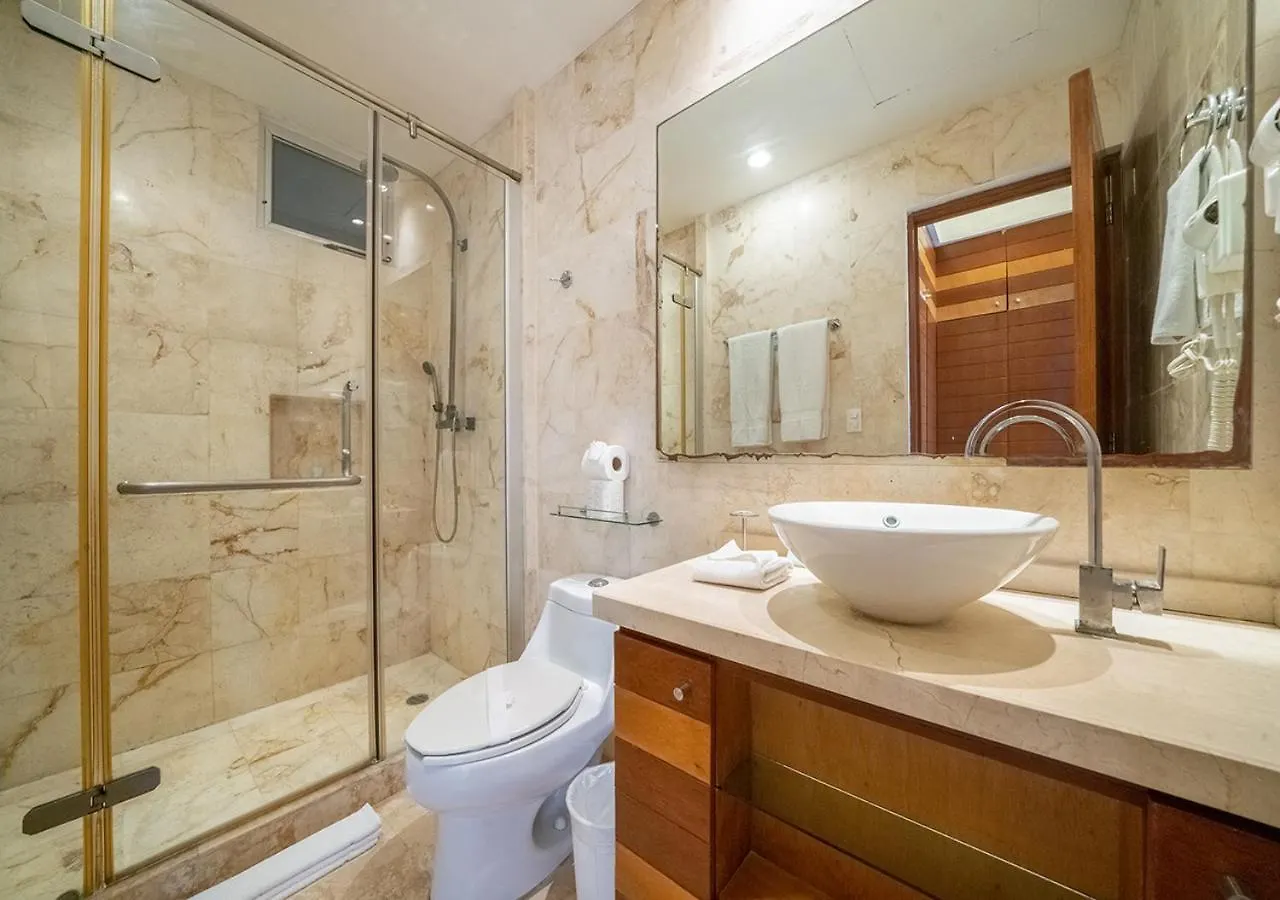 Beachfront Penthouse With 3 Bedrooms & Ocean View - Las Nubes Playa del Carmen 0*,