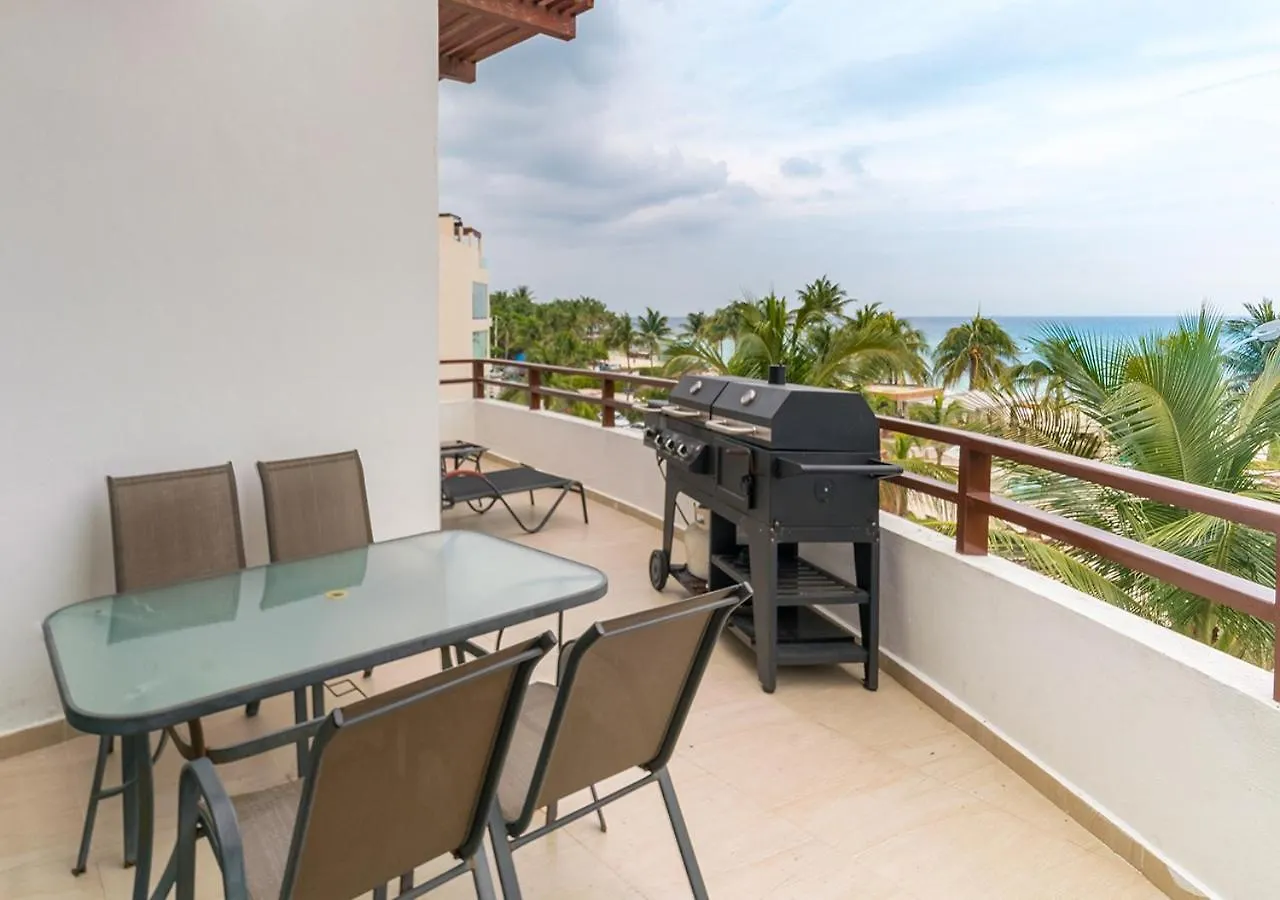 Beachfront Penthouse With 3 Bedrooms & Ocean View - Las Nubes Playa del Carmen Holiday home