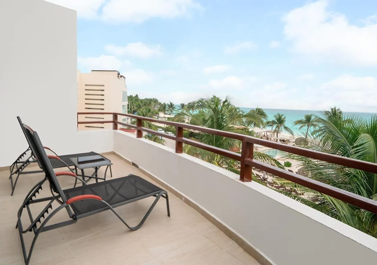Beachfront Penthouse With 3 Bedrooms & Ocean View - Las Nubes Playa del Carmen 0*,  Mexico