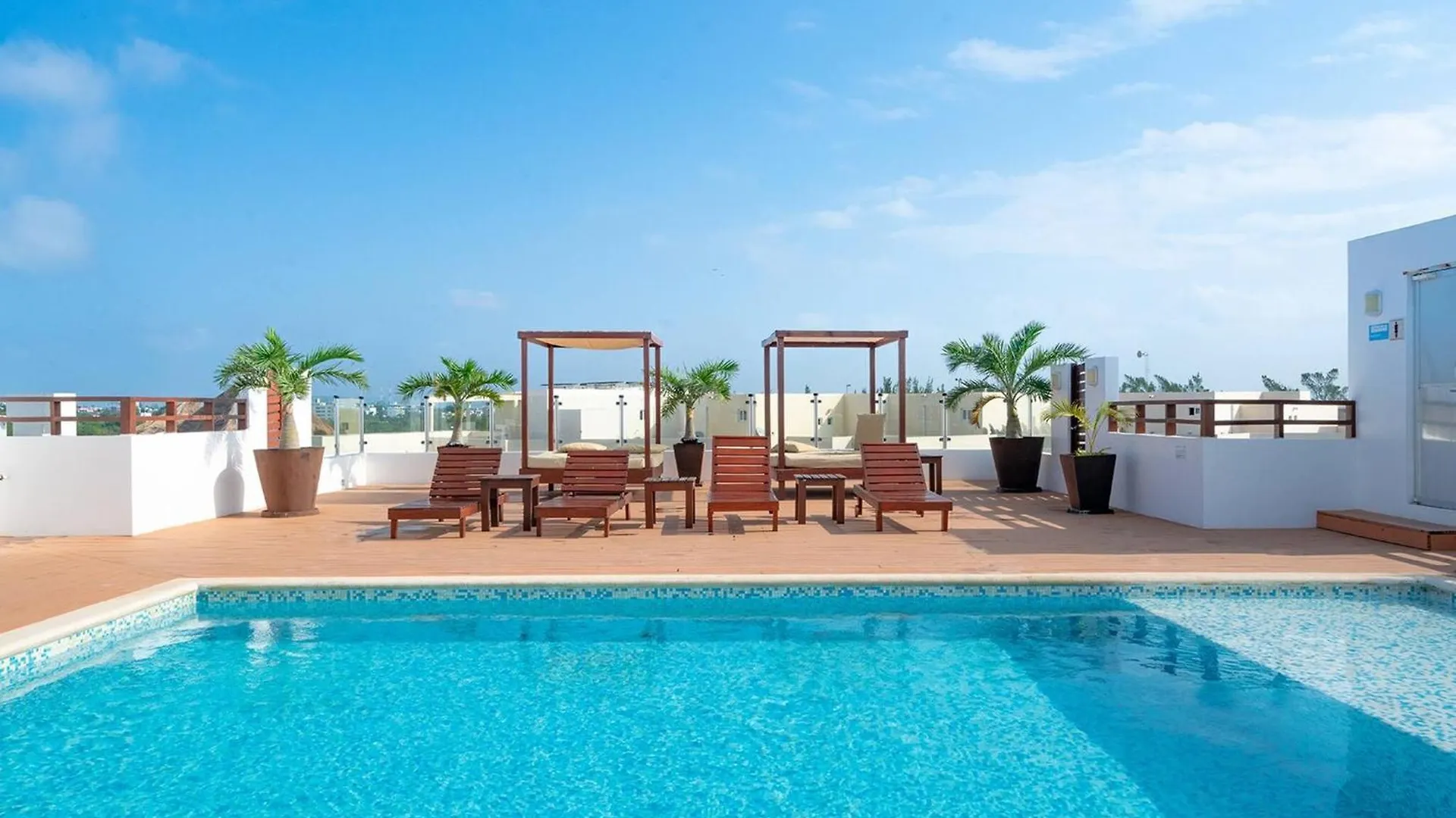 Beachfront Penthouse With 3 Bedrooms & Ocean View - Las Nubes Playa del Carmen Holiday home
