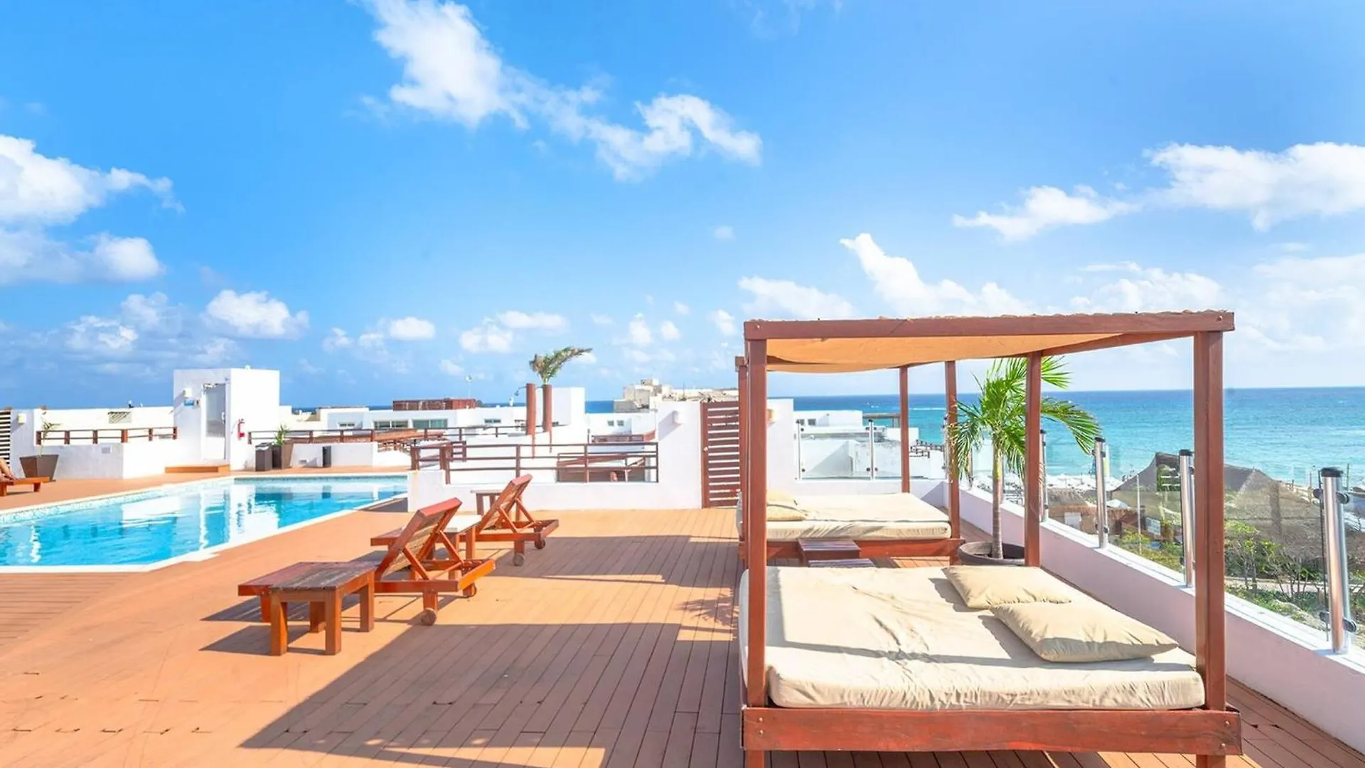 Beachfront Penthouse With 3 Bedrooms & Ocean View - Las Nubes Playa del Carmen Holiday home