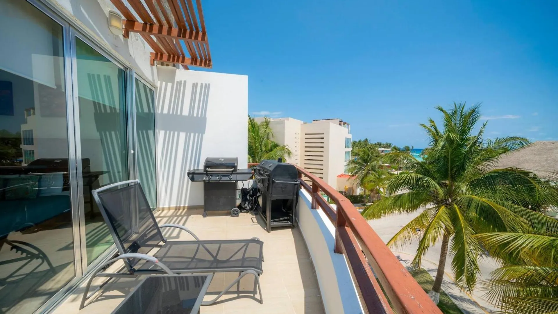 Beachfront Penthouse With 3 Bedrooms & Ocean View - Las Nubes Playa del Carmen