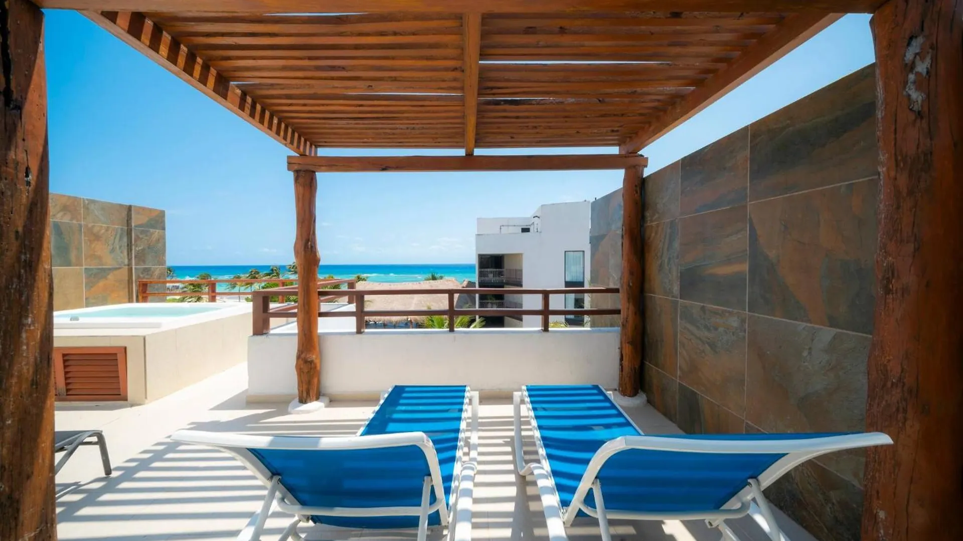 Holiday home Beachfront Penthouse With 3 Bedrooms & Ocean View - Las Nubes Playa del Carmen
